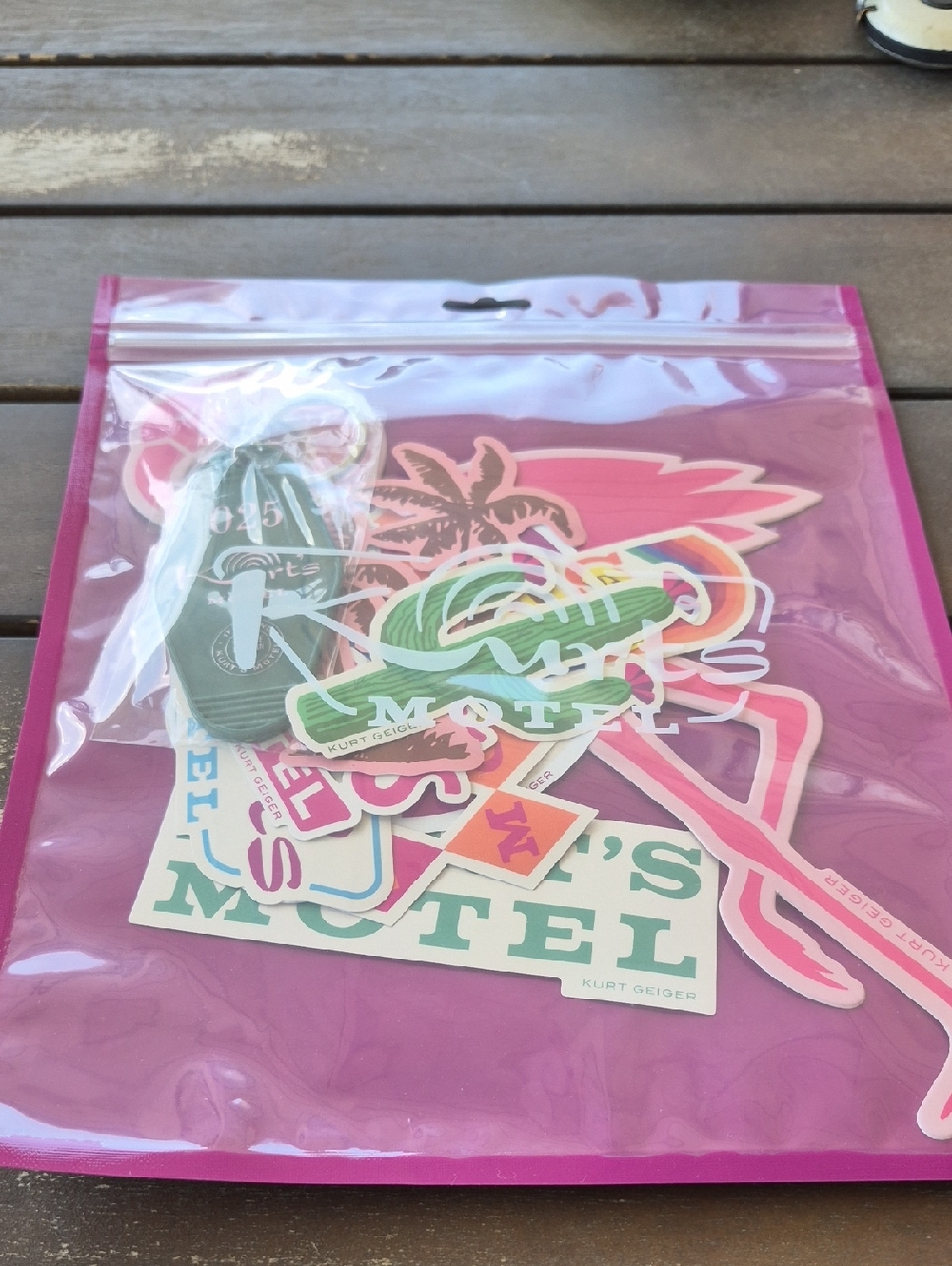 KURT GEIGER 🌟 KURT'S MOTEL MULTI PACK 🦩 Collector's Ltd Ed Sticker & Keychain